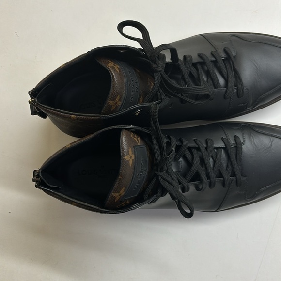 Louis Vuitton - Picture 12 of 12